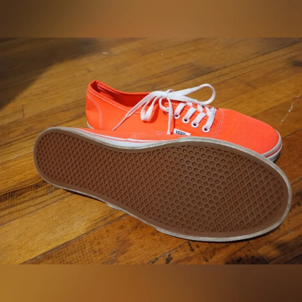 Vans - Picture 8 of 8